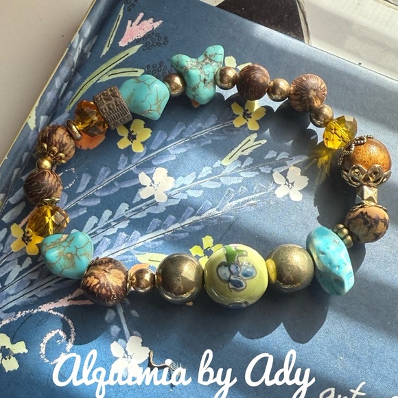 Turquoise and floral beaded chunky Bracelet - Picture 1 of 1